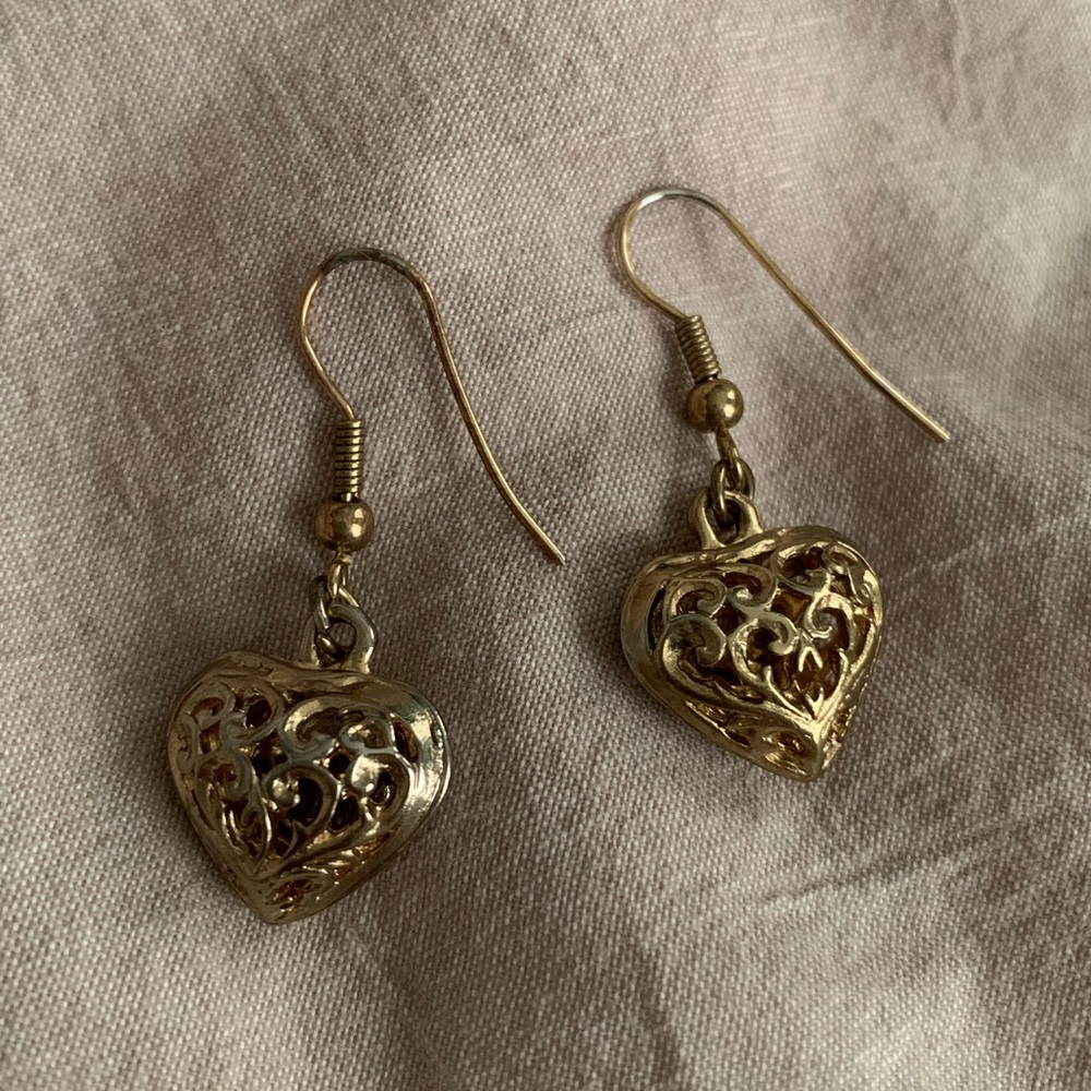 Gold heart dangle earrings